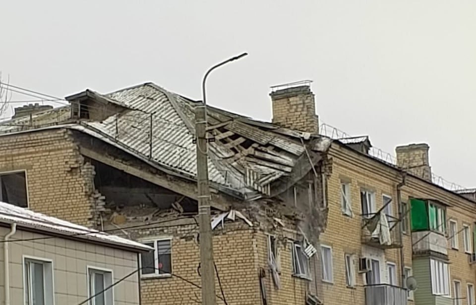 В социальных сетях появилось фото предположительно с места происшествия в городе Петров Вал по улице Ленина Подписаться Перейти на сайт MAX