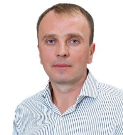 В Челябинской области сняли с выборов скандального депутата Мурашкина. Поводом для отказа в регистрации стала былая судимость, которую действующий депутат горсобрания Владимир Мурашкин по какой-то причине не указал в поданных в избирком документах.  Соратник лидера ОПГ «Турбазовские» Сергея Чащина, народный избранник был неофициальным советником осужденного экс-мэра Миасса Геннадия Васькова, выступая в качестве переговорщика. Иногда эти переговоры были на уровне угроз. Ранее депутат был судим за самоуправство. Последним громким скандалом с его участием стала стрельба в садовом товариществе: он угрожал пистолетом председателю СНТ Татьяне Туринской, перед этим ранив собаку.  Главный политический канал Урала