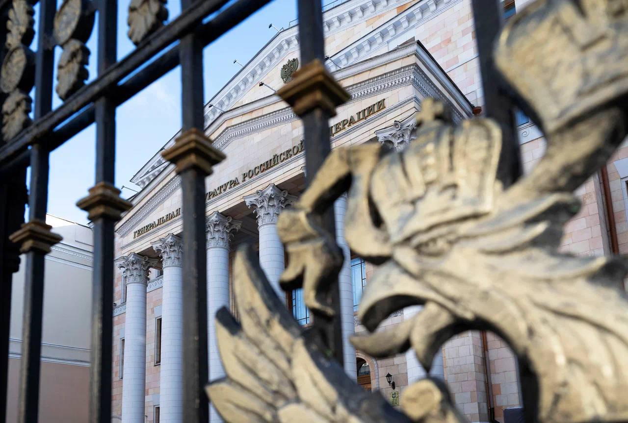 При подготовке к новому отопительному сезону прокуроры добились ремонта свыше 3 3 тысячи объектов коммунальной инфраструктуры Протяженность приведенных в нормативное состояние сетей электро тепло и водоснабжения составила 2 9 тысячи километров Не допустить ограничений прав граждан на получение качественных услуг ЖКХ в период уже наступивших заморозков поручил Генпрокурор России Александр Гуцан Подписывайтесь на ГП РФ в MAX
