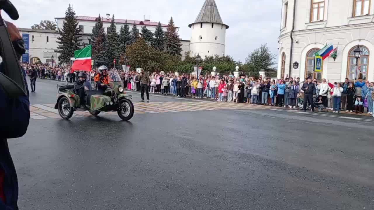 Масштабный мотофестиваль в Казани: более тысячи байкеров на улицах города