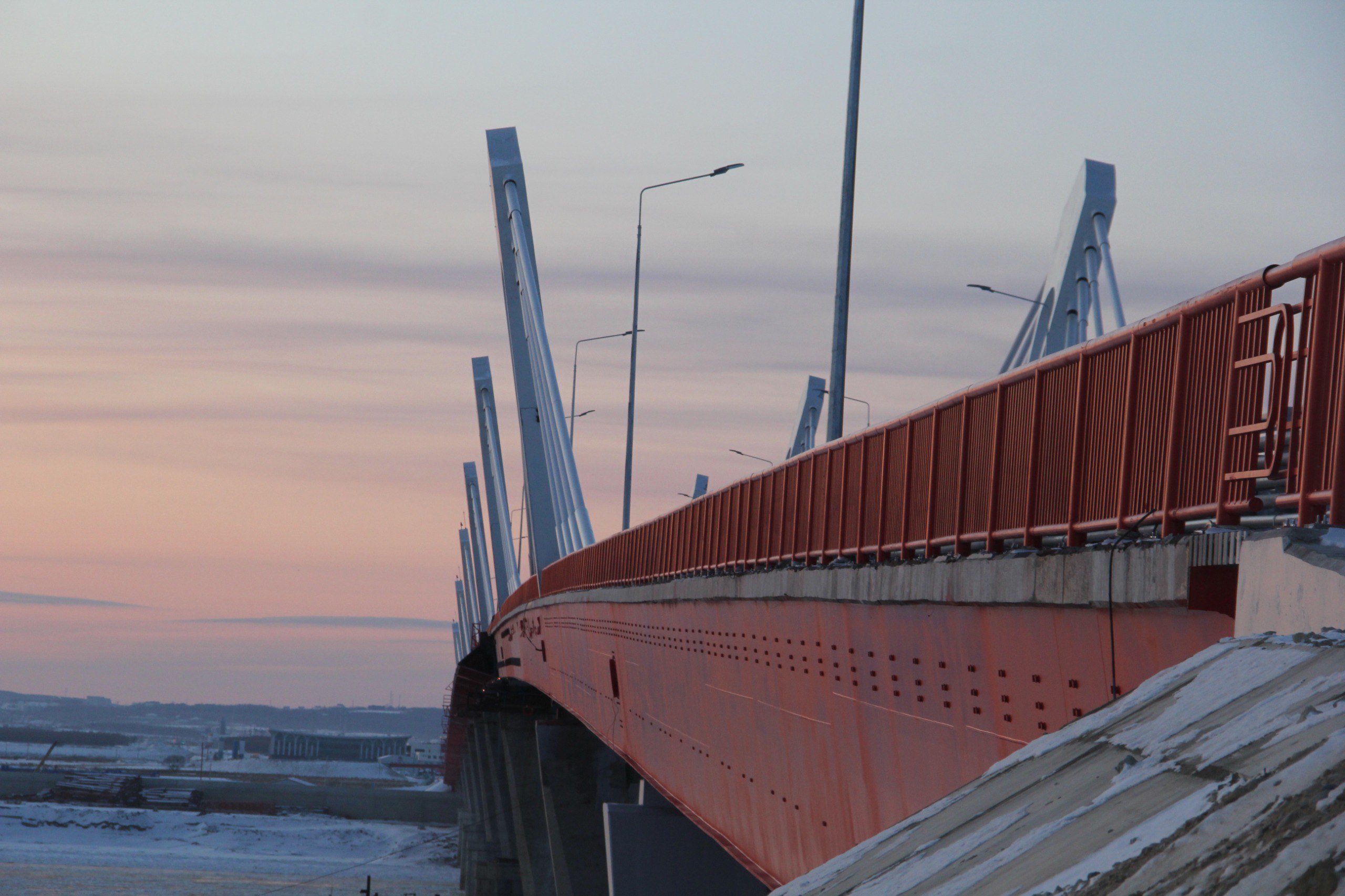 Выходные дни в работе пунктов пропуска на границе с Китаем Канцелярией по управлению пунктами пропуска провинции Хэйлунцзян определен распорядок работы пунктов пропуска на китайской стороне в период празднования в КНР Праздника Весны С 16 по 19 февраля автомобильные пункты пропуска Хэйхэ Кани Курган и смешанный пункт пропуска Хэйхэ Благовещенск работать не будут   С 20 февраля международные перевозки возобновятся с 8 00 часов по амурскому времени         Пассажирам при планировании путешествия в Китай или возвращении в Россию рекомендуем обратить особое внимание на нерабочие дни пунктов чтобы избежать неудобств и задержек Компаниям перевозчикам рекомендуем заранее скорректировать планы поездок и поставок товаров Амурский Минтранс в Телеграм МАХ