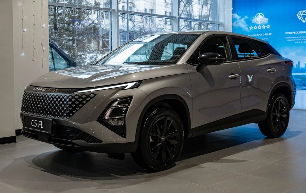 Omoda C5 подорожала на 60 тысяч рублей 31 декабря Omoda обновила прайс лист на кроссовер C5 В зависимости от версии автомобили подорожали на 50 или 60 тысяч Fun 1 5T CVT 2 48 млн 50 000 Lifestyle 1 5T CVT 2 63 млн 50 000 Ultimate 1 5T CVT 2 78 млн 60 000 Drive 1 6T AWD DCT 2 68 млн 50 000 Drive 2025 1 6T AWD DCT 2 78 млн 50 000 Active 1 6T AWD DCT 2 89 млн 60 000 Active 2025 1 6T AWD DCT 2 94 млн 60 000 Supreme 1 6T AWD DCT 3 09 млн 60 000 autonews youtube