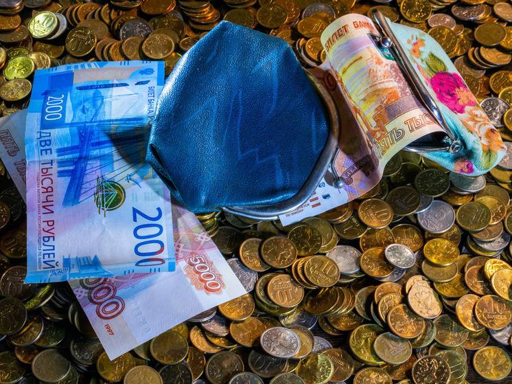 Половина челябинцев готовы копить пенсию из премий 58% жителей Челябинской области выразили готовность направлять часть премий на накопительную пенсию, если условия будут выгодными и прозрачными, указано в исследовании HeadHunter. Почти половина опрошенных также поддерживают идею участия работодателя в корпоративной пенсионной программе. Премии регулярно получают 44% челябинцев, у 29% их размер составляет от 31 до 50% от оклада, у 16% — свыше 100%. За последний год выплаты выросли у трети опрошенных, а у шестой части — снизились или прекратились совсем.