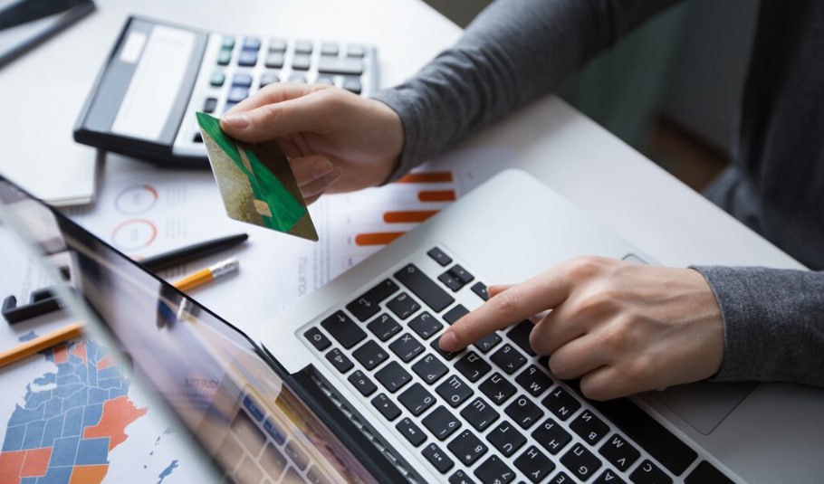 Доля отказов в розничных кредитах в Ростовской области выросла до 82 Отказы на розничные кредиты увеличились по сравнению с аналогичным периодом прошлого года на 3 9 процентного пункта В России доля отказов по всем заявкам на розничные кредиты в ноябре 2025 года выросла до 82 6 на 5 1 процентного пункта а по сравнению с предыдущим месяцем на 0 4 процентного пункта Подписаться Забустить