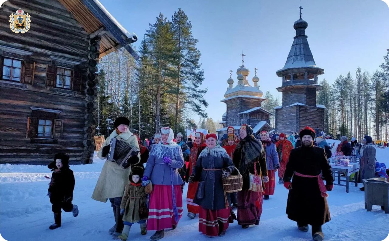 В Архангельске пройдут мероприятия, посвященные масленичной неделе      Северный хор представит программу «Масленичный разгуляй», основанную на постановке «Широкая масленица». Артисты в музыкальной и танцевальной форме представят сцены традиционных гуляний. Показы пройдут с 24 февраля по 2 марта.     Во дворе музейного комплекса «Усадьба М. Т. Куницыной» с 18 февраля по 1 марта пройдет экскурсия «Гуляй, Масленица!», где гости встретят Масленицу, сыграют в народные игры и покатаются на санях. После прогулки участников ждёт кукольный спектакль, по окончании которого гости попробуют блины.    А с 18 по 28 февраля в Доме Коммерческого собрания расскажут, как праздновали Масленицу в дореволюционном городе.