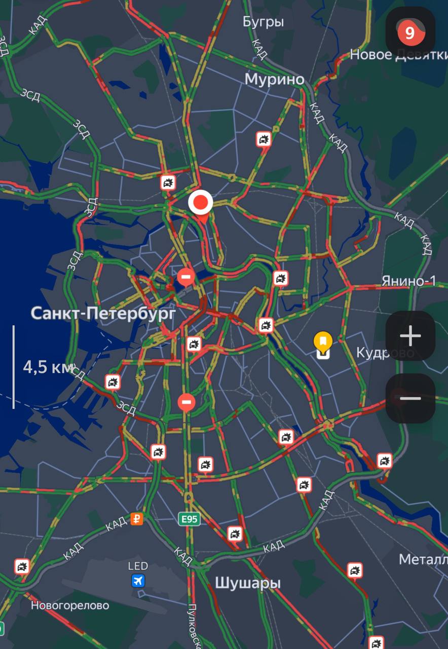 Петербург в пробках, КАД перекрыт, «Яндекс.Карты» показывают 9 баллов  Внешнее кольцо КАД от Таллинского до Новоприозерского шоссе перекрыто. Из-за этого образовались пробки в центре города. Также на карте уже фиксируется множество аварий.   UPD: максимальные 10 баллов загруженности дорог в Петербурге.    : СПб — Новогодний розыгрыш тут