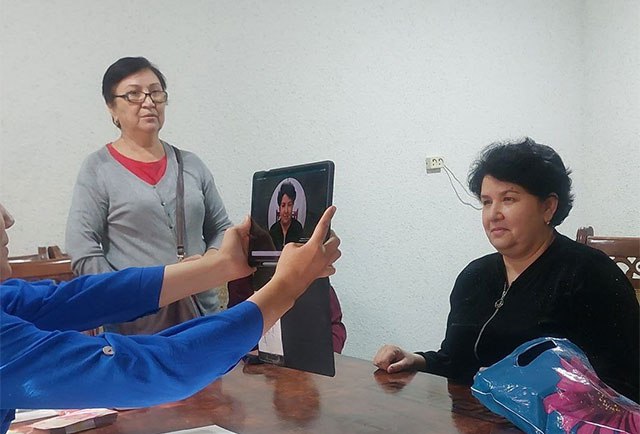 В Узбекистане начали выдавать пенсии наличными по Face ID и электронной подписи В Узбекистане началась выдача пенсий наличными с использованием технологии Face ID и электронной подписи Об этом сообщила пресс служба внебюджетного Пенсионного фонда при Министерстве экономики и финансов   English O zbek tilida Ўзбек тилида На русском iOS Android