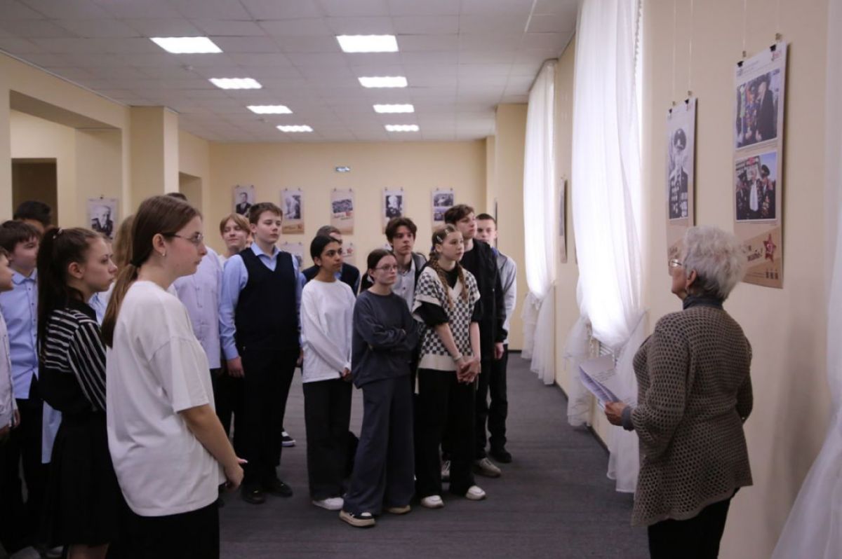 В Плавске открылась уникальная фотовыставка о ветеранах Великой Отечественной войны В выставочном зале Центра культуры и досуга Плавска начала работу планшетная фотовыставка, организованная информагентством «Регион 71» совместно с Тульским филиалом Государственного исторического музея. Подробнее в материале Тульских Известий