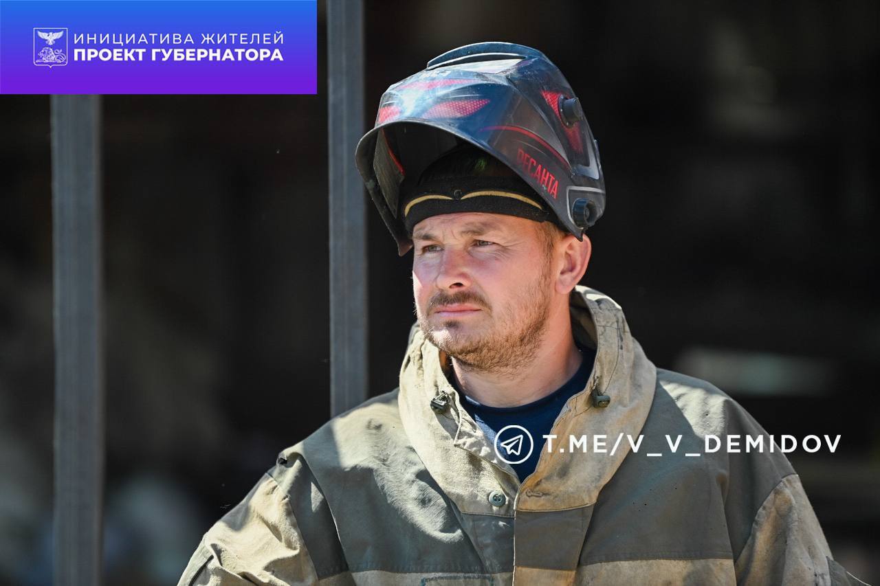 Валентин Демидов подвёл итоги реализации проекта соцконтрактов за 7 месяцев 2025 года  С начала января белгородцы 348 раз воспользовались возможностями социального контракта, получив господдержку на 109 миллионов рублей. Для сравнения: за весь 2024 год было заключено 461 такое соглашение.   Как отметил мэр, это показывает, что программа, инициированная губернатором Вячеславом Владимировичем Гладковым, действительно востребована среди белгородцев и её популярность продолжает расти.   С начала 2025 года было заключено контрактов:    На развитие предпринимательской деятельности – 298;  На поиск работы – 29;  На преодоление трудной жизненной ситуации – 21 контракт.   Напоминаем, чтобы принять участие в программе, нужно обратиться в Центр социальных выплат по телефонам: 33-34-93, 33-34-77, 32-61-56, или в отделения соцзащиты по месту жительства.