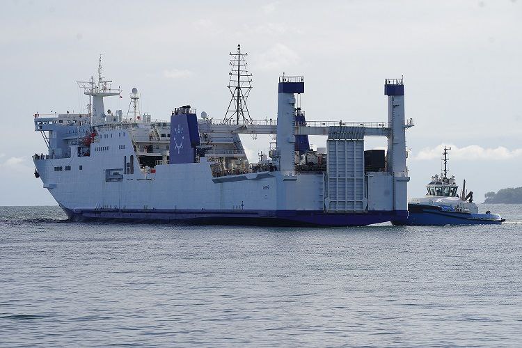 Паром Антей останется в Усть Луге до конца января из за недостаточной загрузки Информацию об этом ИАА ПортНьюс подтвердили в ООО Посейдон которое является оператором грузопассажирского парома Рейсы в Калининград не выполняются с конца декабря 2025 года Представители компании сообщили что судно ждет накопления груза Предварительно отправка грузопассажирского парома ожидается 30 января Как сообщало ИАА ПортНьюс паром Антей возобновил деятельность по доставке грузов на линии Усть Луга Балтийск Усть Луга с 15 октября 2025 года До этого с мая 2024 года Антей работал на линии между портом Усть Луга и Калининградом