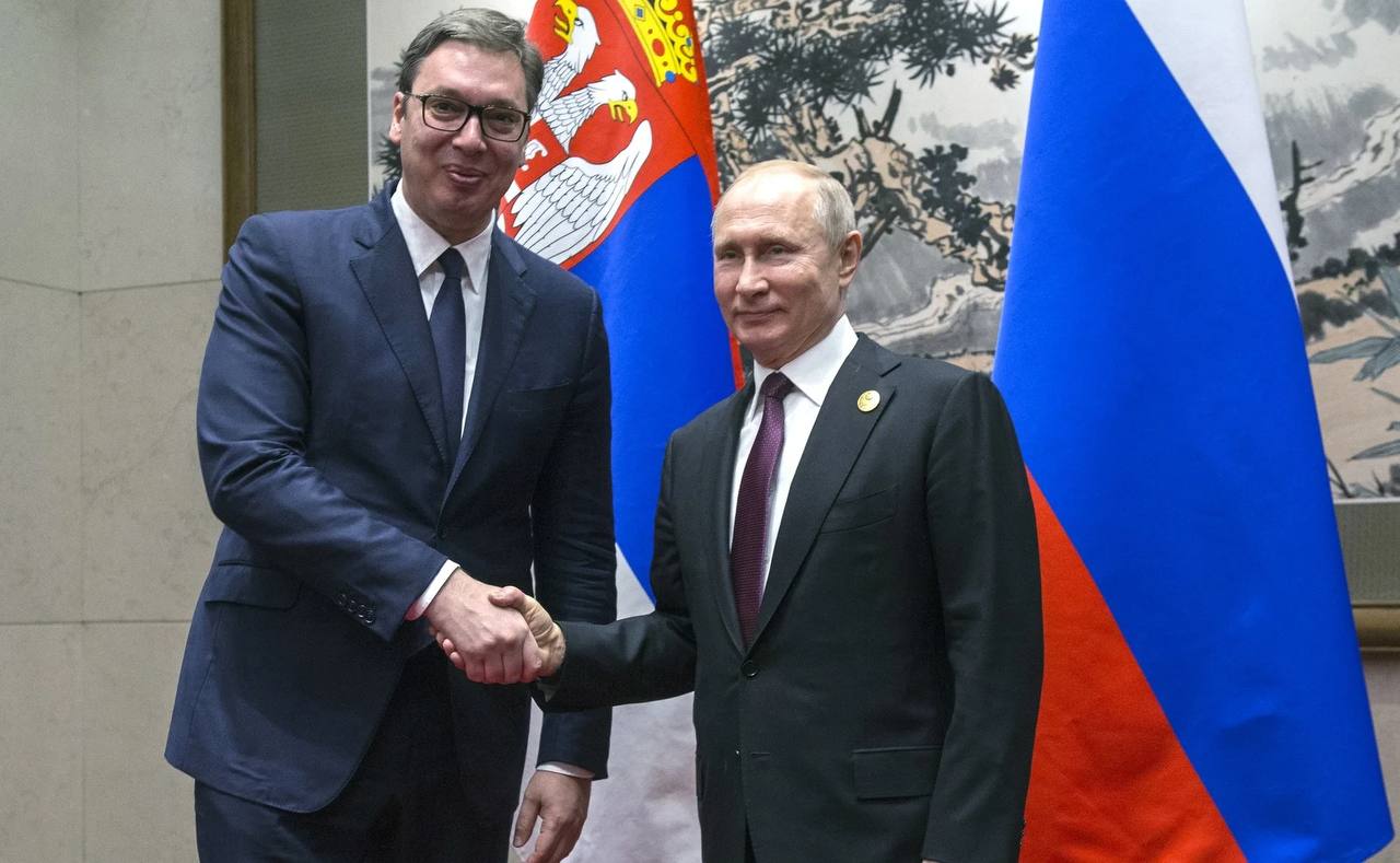 Президент Сербии Вучич заявил, что рассчитывает 9 мая в Москве обсудить с Путиным поставки российского газа и ситуацию в нефтяной промышленности.    Оперативно о политике