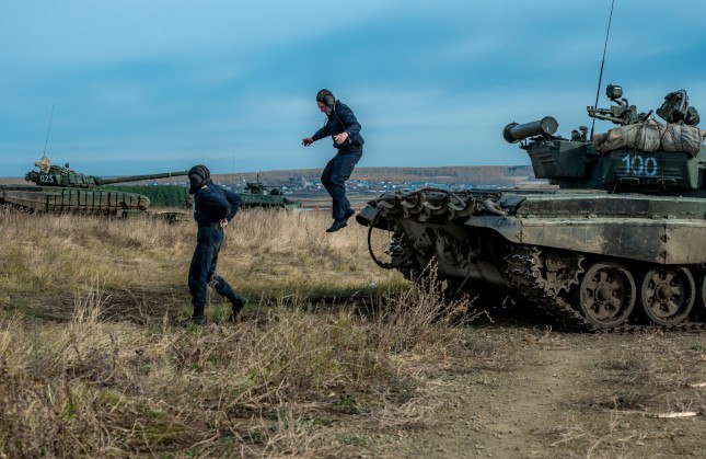 В Челябинске восстановят высшее танковое командное училище   www up74 ru articles news 168238 Военный вуз разместится на площадке бывшего автомобильного института Танковое училище возродят в рамках масштабной программы по расширению системы военного образования до 2034 года Всего за этот период в планах создание 15 военных вузов