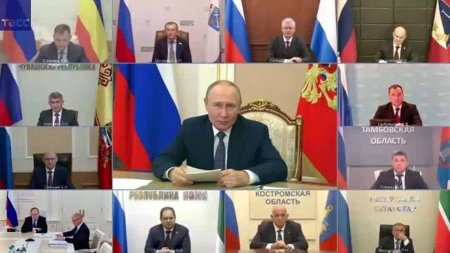Путин похвалил Минниханова на встрече с избранными главами регионов главное Президент России Владимир Путин провел встречу с избранными главами регионов На ней он особо отметил успехи Татарстана приведя его в пример другим регионам страны Республика на протяжении многих лет демонстрирует очень хорошие темпы роста регионального валового продукта темпы развития экономики служит примером для многих субъектов федерации в развитии социальной сферы заявил Путин обращаясь к вновь избранному раису Татарстана Рустаму Минниханову Подпишитесь на Реальное время