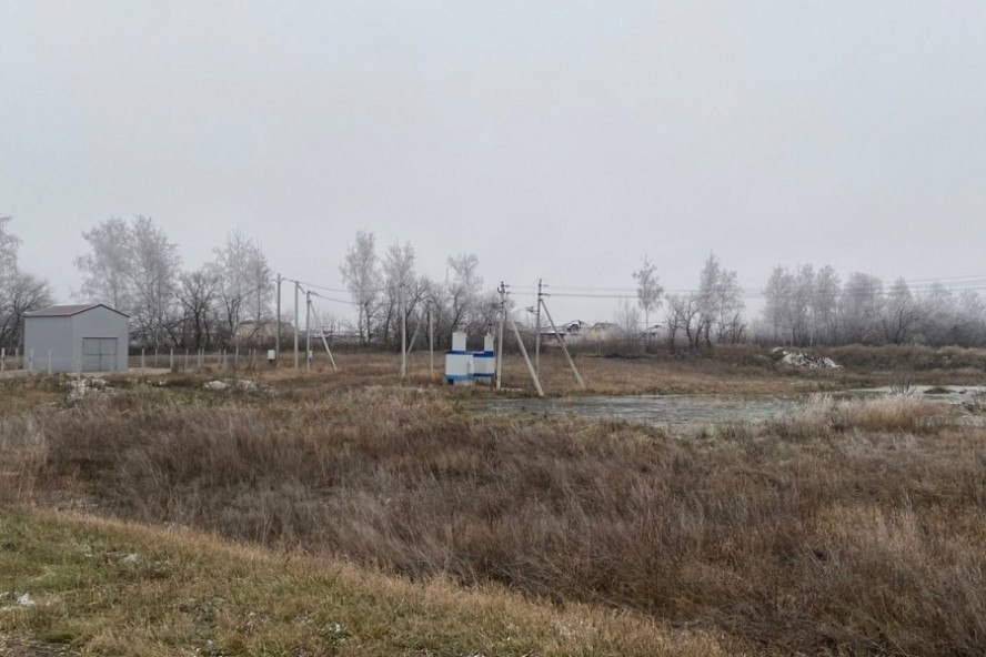 Прокуратура намерена привлечь к ответственности сотрудника АО "ТКС"  Причина - несоблюдение экологических требований при эксплуатации сетей водоотведения в микрорайоне Майский. Надзорное ведомство провело проверку по обращению местных жителей, которых беспокоило скопление сточных вод в районе канализационной насосной станции.  Прокуратура Октябрьского района установила, что сточные воды действительно вытекали на поверхность в районе здания КНС.   В отношении начальника службы управления и обслуживания производственных объектов АО "ТКС" прокуратура вынесла постановление о возбуждении дела об административном правонарушении.    прокуратура Тамбовской области    ИА "Онлайн Тамбов.ру"