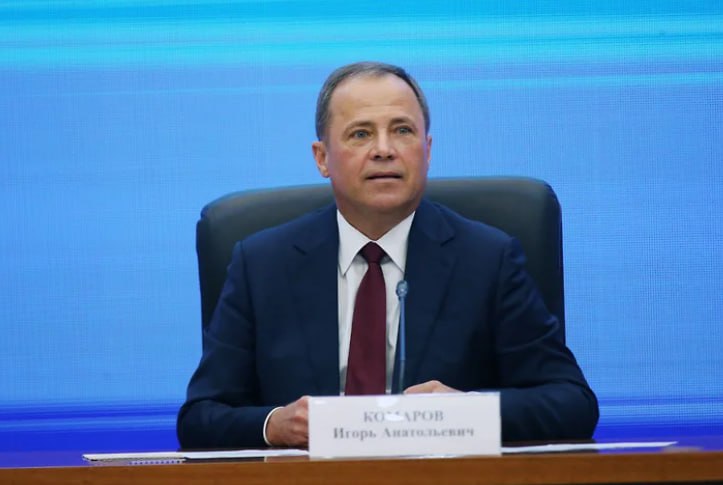 Полпред президента РФ посетит Прикамье Завтра Пермь с рабочим визитом посетит полномочный представитель президента РФ в Приволжском федеральном округе  ПФО  Игорь Комаров  на фото . Об этом сообщает «Новый компаньон» со ссылкой на аппарат полпредства.  Господин Комаров проведет заседание совета округа с участием глав регионов, посвященное поддержке военнослужащих и их семей, а также ходу реализации социальных программ, ориентированных на работающую молодежь.