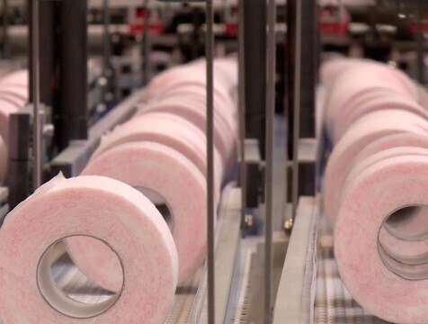 180 млн рублей инвестировано в новое производство в Калужской области На производственном предприятии региона запущена новая линия по выпуску бумажных полотенец Инвестиции составили 180 млн рублей http gtrk kaluga ru news ekonomika news 58671