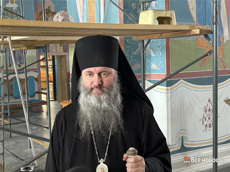 Епископ Нижнетагильский и Невьянский Феодосий Сергей Чащин освобожден от управления Нижнетагильской епархией. Он руководил приходами и монастырями Нижнего Тагила, Невьянска, Верхней Салды, Лесного и других соседних территорий с апреля 2021 года. Решением Священного Синода от 24 июля Феодосий назначен главой Самарской митрополии. Предыдущий иерарх Сергий направлен на покой в Рязанскую область, ему будет предоставлено содержание от Самарского епархиального управления. Временно управляющим Нижнетагильской епархией назначен митрополит Екатеринбургский и Верхотурский Евгений Кульберг . Он уже был правящим архиереем в епархии с мая 2018 года по август 2020 года. Затем стал викарием патриарха Московского и всея Руси Кирилла. На Средний Урал вернулся в конце 2020 года уже в сане митрополита. На фото: епископ Феодосий, митрополит Евгений