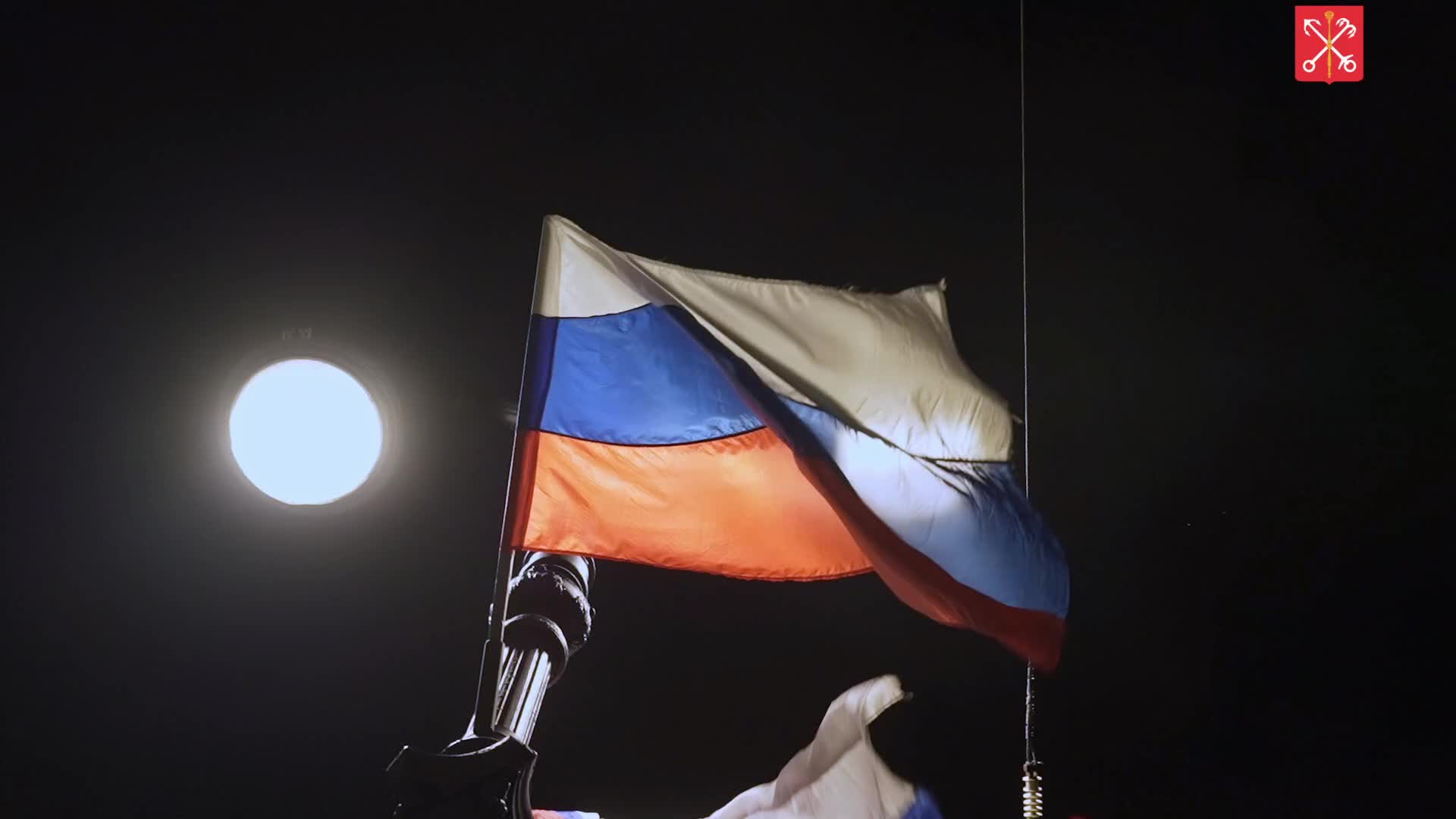 Поющие мосты в Петербурге отметят День флага России грандиозным концертом