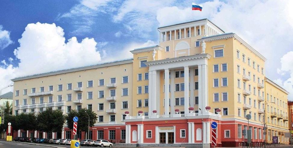 Администрация Смоленска доказала, что не обязана ремонтировать убежище В арбитражном суде Смоленской области завершилось разбирательство о принадлежности защитного сооружения и обязанности его содержать и ремонтировать. В августе 2024 года региональное управление МЧС России провело проверку соблюдения управлением администрации Смоленска по Промышленному району требований в сфере гражданской обороны. Проверяющие выявили ряд нарушений. Так, согласно документам контролируемым лицом «не планируются и не проводятся мероприятия по текущему и капитальному ремонтам, а также техническому обслуживанию защитного сооружения». Кроме того, неисправными оказались системы водоснабжения, канализации, воздухоснабжения и дизельная электростанция. Территориальному управлению администрации выдали предписание о необходимости устранить нарушения. Однако суд встал на сторону городских властей. Подробнее: