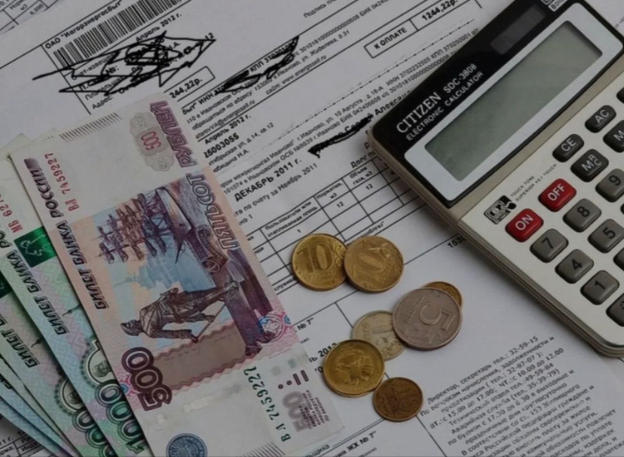 Ямальцам вернут часть расходов, но не всем На Ямале более 67 тысяч льготников получают компенсации за коммунальные услуги. Но есть важное условие: никаких долгов по ЖКУ, подтверждённых судом — иначе выплаты не назначат. Компенсации положены 16 категориям граждан — это ветераны труда и Ямала, многодетные, инвалиды, участники боевых действий и др. Семьи, у которых траты на ЖКУ превышают 15% бюджета, могут рассчитывать на поддержку. Радует? #Ямал #ЖителиЯмала #ЖКУ #Компенсация