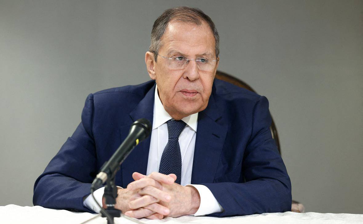 Лавров: Россия и Турция не допустят нового обострения ситуации в Ливии Россия и Турция будут использовать свое влияние, чтобы не допустить нового обострения в Ливии, заявил глава МИД РФ Сергей Лавров по итогам переговоров со своим турецким коллегой Хаканом Фиданом в Москве. «Мы договорились использовать влияние на ливийские стороны, чтобы не допустить нового обострения, которое грозит перейти в возобновление боевых действий», — сказал Лавров. Африканская инициатива Подписаться