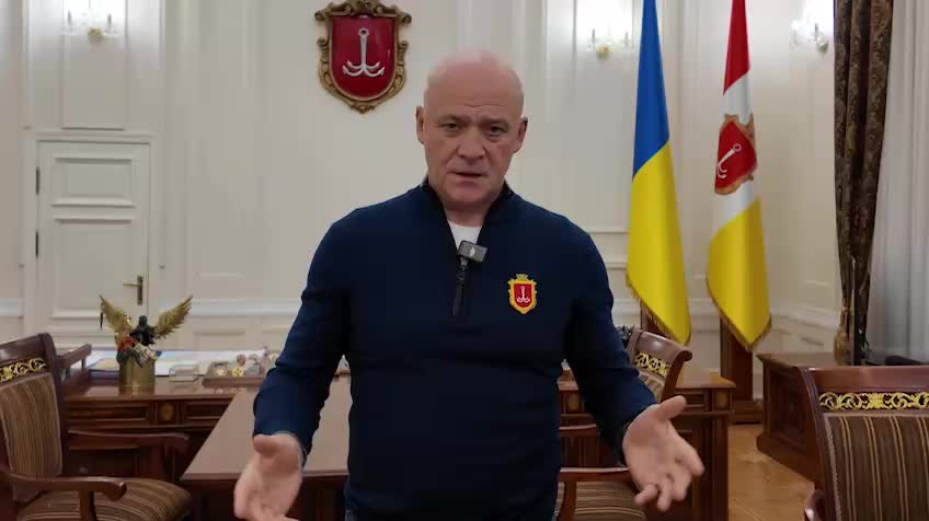 Зеленский рассматривает вопрос о лишении гражданства мэра Одессы Труханова