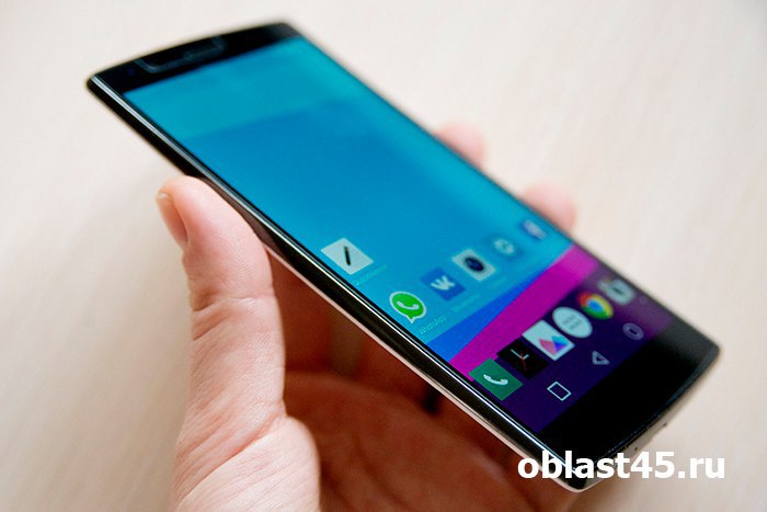 Суд оштрафовал курганца на 400 тысяч рублей из за того что он перевёл 1000 рублей на счёт компании которая поддерживала признанного экстремистом и террористом в РФ Алексея Навального Подробности по ссылке