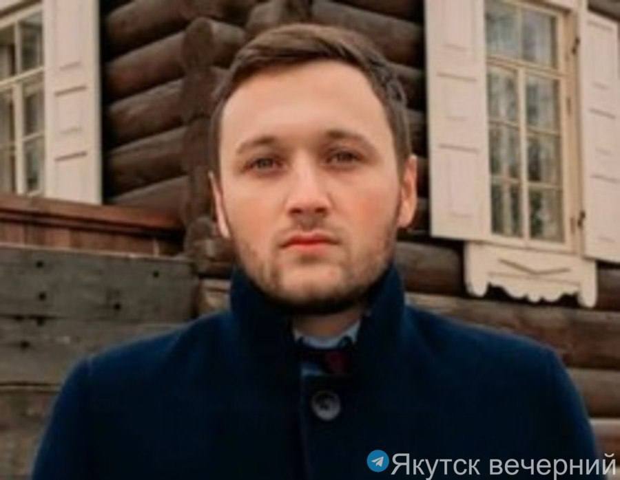 МЭР ПОДАЛ В ОТСТАВКУ Сегодня внезапно мэр Олекминска Сергей Щебляков ушел в отставку сложив полномочия по собственному желанию Сергей Щебляков стал главой Олекминска в апреле 2022 года До этого он исполнял обязанности главы города после ухода прежнего мэра Альбины Масиной ранее занимал пост её заместителя по общим вопросам Причины не сообщаются yakutsk vecherniy