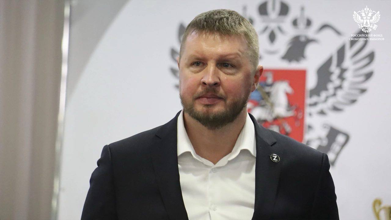 Евгений Черкашин избран председателем Избирательной комиссии Курской области Его кандидатуру рекомендовала ЦИК России. Решение принято сегодня тайным голосованием на заседании облизбиркома - единогласно за, сообщает Избирательная комиссия Курской области. Евгений Черкашин работает в составе областной избирательной комиссии с 2011 года, с 2021-го занимал пост заместителя председателя. Сейм Курская область