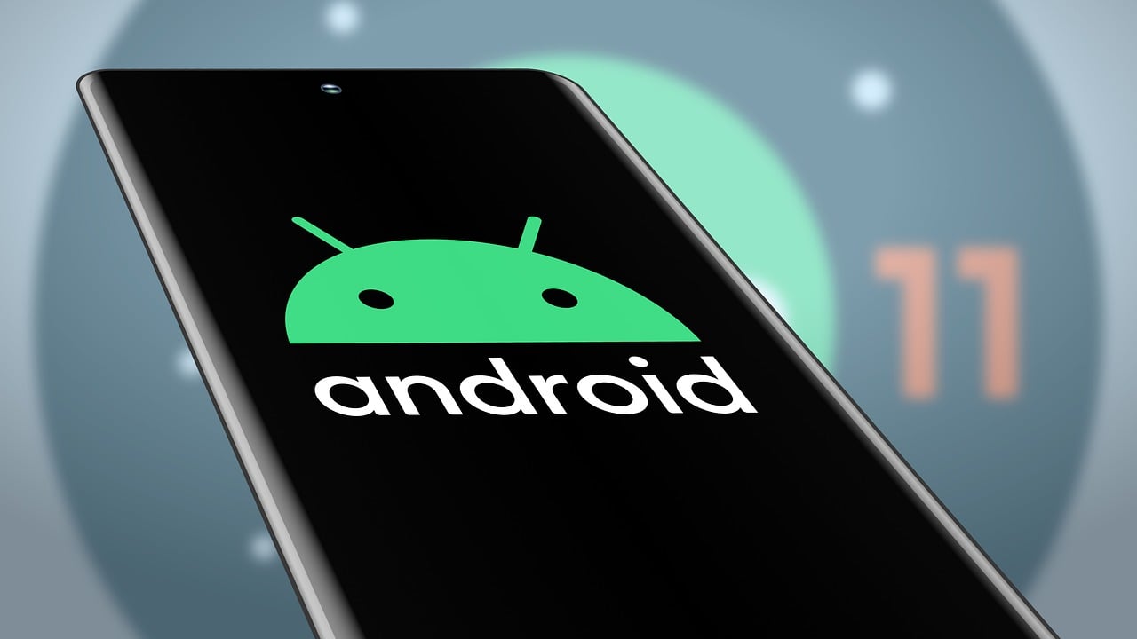 Android: что нового На конференции Google I/O 2025 разработчики Android получили доступ к длинному списку новых инструментов и обновлений, которые в итоге повлияют на приложения и функции, которыми мы пользуемся каждый день. Издание PhoneArena кратко пробежалось по ним: Внедрение ИИ Gemini: умное резюмирование текста, генерация изображений, персонализированный контент Поддержка разных экранов: приложения будут адаптироваться под смартфоны, планшеты, складные и автоэкраны Новый дизайн Material 3 Expressive: плавные анимации, живые виджеты, улучшенная визуальная подача Улучшения камеры и аудио: ночная съёмка и экономия батареи при прослушивании Обновления для носимых устройств и XR: Wear OS 6, устройства от Samsung и XREAL, развитие Android Auto Инструменты для разработчиков: Android Studio с ИИ, поддержка Kotlin Multiplatform. В общем, это полезные новшества Android, которые мы получим...после того, как с ними поиграются разработчики. TMT Channel Подписаться
