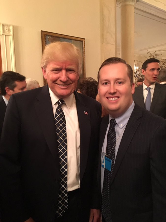 Серджио Гор он же Сергей Гороховский выдвинут Трампом на пост посла США в Индии а также на должность спецпосланника по делам Южной и Центральной Азии Сергей родился в Ташкенте в 1986 году впоследствии переехал вместе с семьей на Мальту а потом в США Сейчас он возглавляет кадровое управление Белого дома Гор сохранит этот пост до утверждения сенаторами на новой должности Подписаться Читать эксклюзив