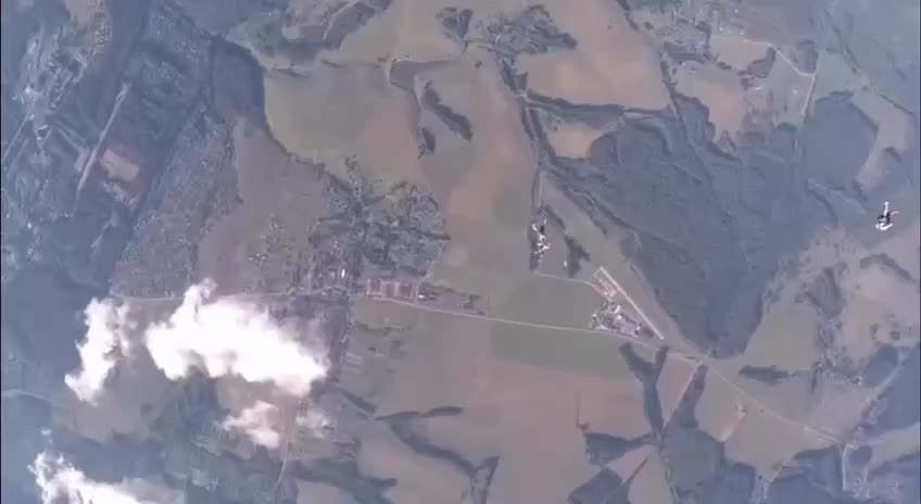 Американец выжил после потери сознания при прыжке с парашютом