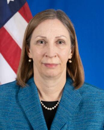 Посол США в РФ Трейси вскоре завершит свою миссию, сообщили в диппредставительстве. Линн Трейси приняла присягу в качестве посла в Российской Федерации 9 января 2023 года.