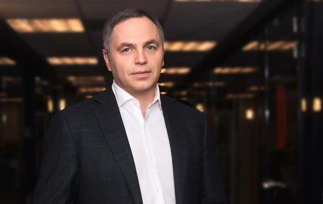 Бывшего советника Януковича и Тимошенко, Андрея Портнова застрелили у мадридской школы на глазах его детей. Он покинул Украину в 2022 году. Хохлы, как водится, бьются в радостной истерике. В то же время ряд источников пишет, что у Портнова был компромат касательно дел, которые вела Демпартия США с администрацией Зеленского. Сомнений нет в одном: европейское правосудие тихо спихнет все на бизнес-разборки, чтобы не расстраивать уважаемых людей.