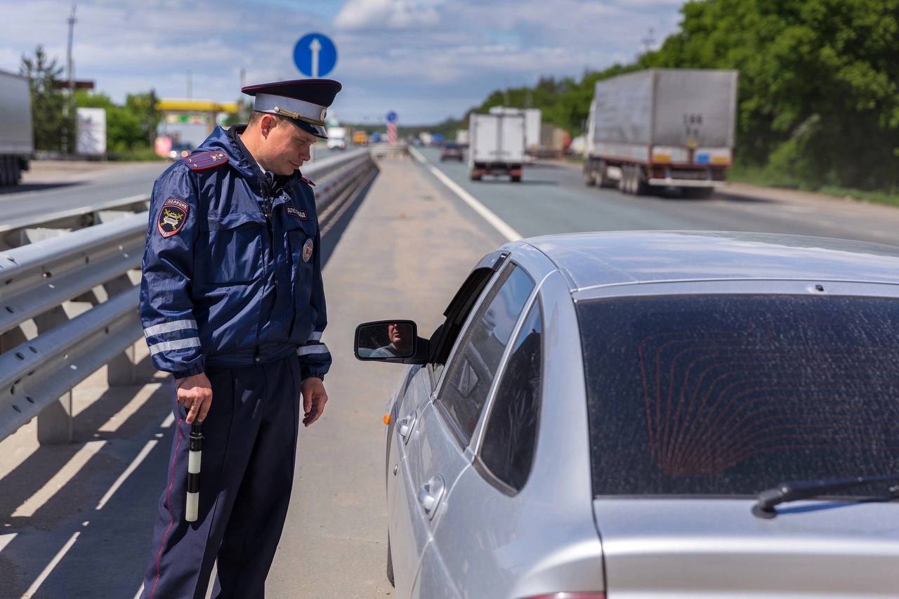 Госавтоинспекция Самарской области подвела итоги целенаправленных рейдовых мероприятий за минувшие выходные дни В состоянии опьянения допущено управление транспортом 49 водителями. Выявление водителей в нетрезвом виде является безусловным приоритетом в работе дорожно-патрульной службы, однако сотрудники Госавтоинспекции уделяют внимание и другим видам правонарушений. Подробнее…