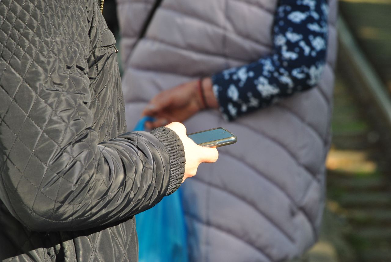 Сервис такси и онлайн супермаркет в Дагестане внесут в белый список Власти Республики Дагестан направили заявку в Минцифры РФ для включения региональных сайтов в белый список на фоне ограничений мобильного интернета В заявке указаны сервис Такси Анжи онлайн сервис супермаркета Зеленое яблоко и система высокоточного позиционирования РБК Юг и Северный Кавказ в MAX