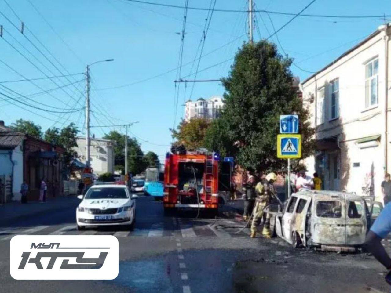 Стали известны подробности ДТП с загоревшимся автомобилем в центре Краснодара. ДТП произошло сегодня днем на пересечении улиц Октябрьской и Орджоникидзе. По данным КТТУ, легковой автомобиль на большой скорости не пропустил троллейбус №8, после чего был отброшен и загорелся. В троллейбусе пострадавших нет, повреждения незначительные. Возгорание легкового автомобиля ликвидировано сотрудниками МЧС. Информация о пострадавших в автомобиле уточняется.