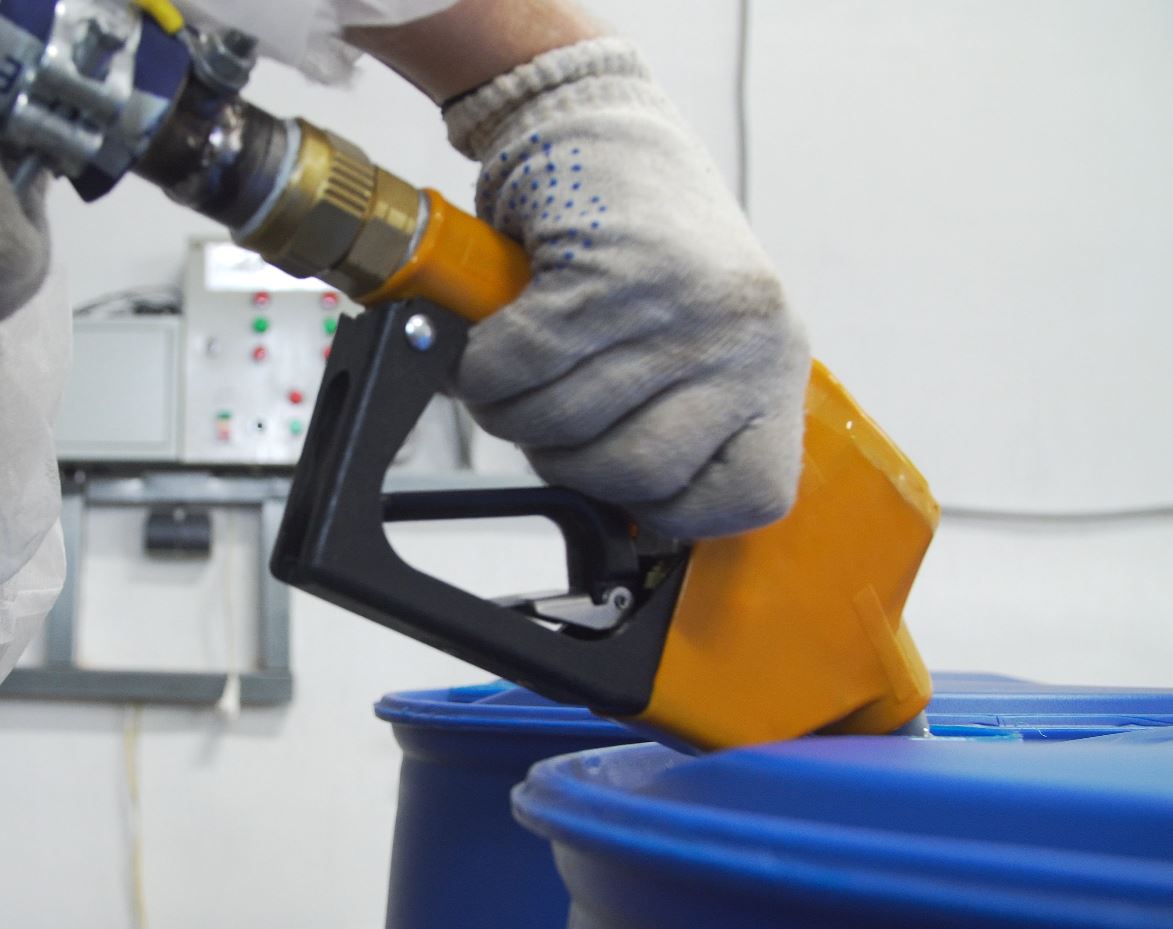 13 тысяч тонн растительного масла отправила Орловщина в Китай и Азербайджан в октябре Об этом сообщили в территориальном Россельхознадзоре Всего же с начала года из Орловской области отправили 106 тысяч тонн растительного масла И это на 36 тысяч тонн больше чем в аналогичный период прошлого года 93 экспортированной продукции получил Китай а остальное уехало в Индию Латвию Беларусь Азербайджан и Чили Perviy Oblastnoi Мы в МАХ