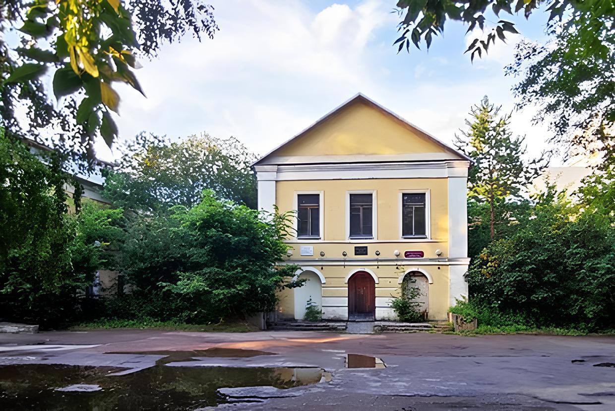 В Вологде выставили на продажу за один рубль дом, где в 1724 году останавливался Пётр I. Покупатель обязан провести капитальный ремонт здания за свой счёт, после чего сможет использовать его как музей или гостиницу