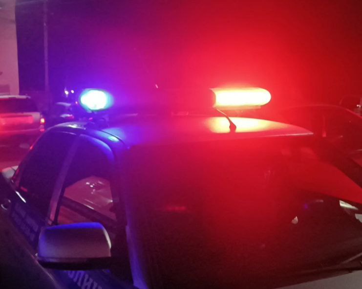 Снова попался В Новомышастовской стало на одного водителя меньше В станице полицейские задержали 20 летнего местного жителя который сел за руль в состоянии алкогольного опьянения Инспекторы ДПС остановили автомобиль ВАЗ 2107 медицинское освидетельствование подтвердило водитель был пьян Как выяснилось это уже не первый подобный случай Ранее молодой человек привлекался к ответственности за нетрезвое вождение ему назначали штраф 30 тысяч рублей и лишали водительских прав на полтора года На этот раз последствия серьёзнее Возбуждено уголовное дело по части 1 статьи 264 1 УК РФ Автомобиль изъят и помещён на штрафстоянку сообщает пресс служба ОМВД России по Красноармейскому району Лента коротких новостей в MAX