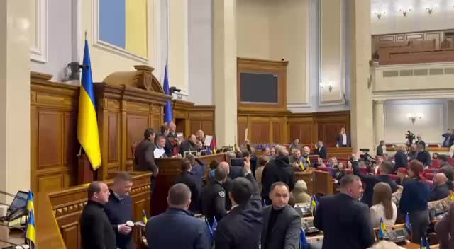 Оппозиция планирует блокировку трибуны Рады из-за бюджета на 2026 год