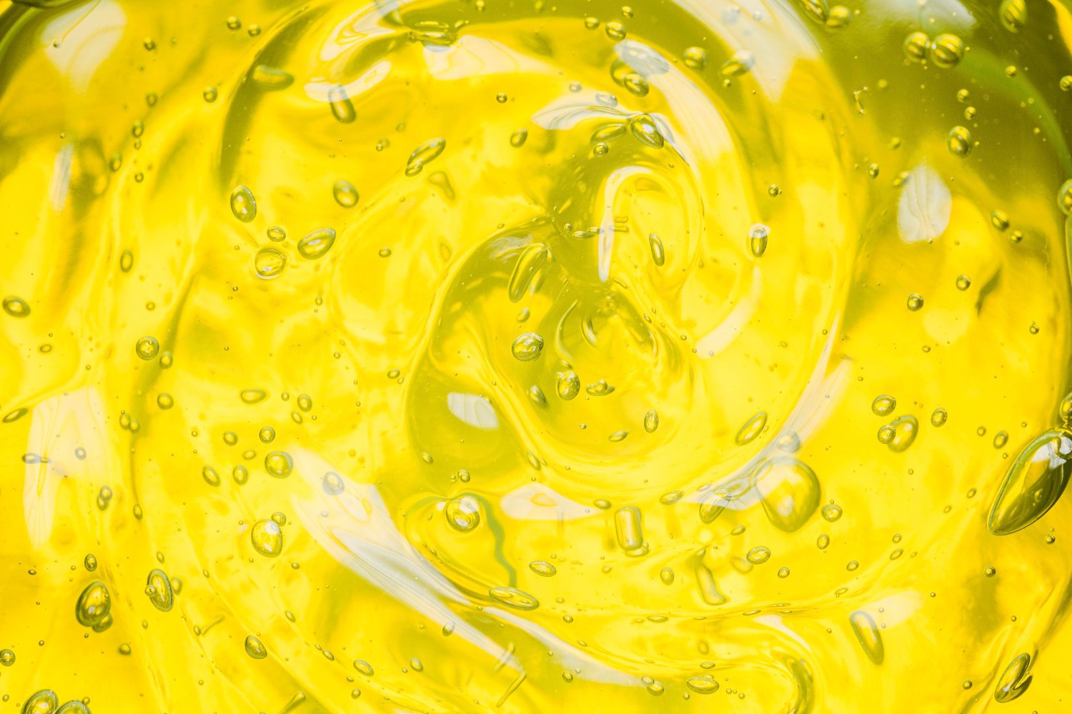 Ограничение на пальмовое масло может повысить цены на продукцию в 2 раза Ограничения для пальмового масла сделают рынок молочной продукции в Краснодарском крае более качественным но серьезного эффекта от них ждать не стоит Среди ограничений повышение таможенных пошлин на пальмовое масло введение акцизов а также контроль поступившего сырья и готовой продукции АПК