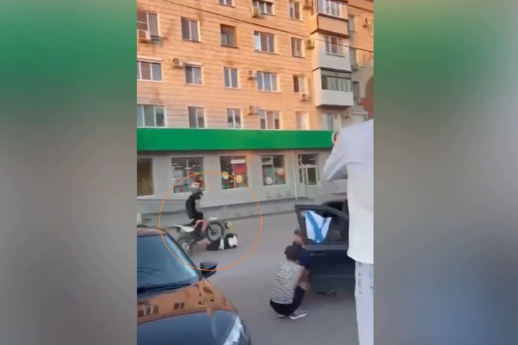 Родителей юных байкеров из Михайловки оштрафуют за опасные трюки детей Полицейские привлекли к ответственности юных мотонарушителей из Михайловки и их родителей. Им грозят крупные штрафы, также изъяты байки, на которых чуть не убились дети.