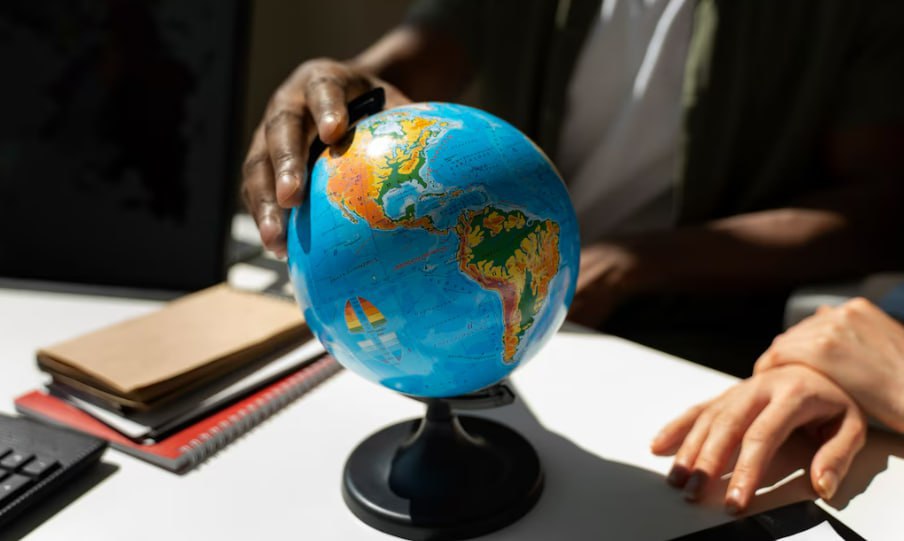 Запрет на работу иностранцев по патентам на Кубани продлен на 2026 год Он начнет действовать с 1 января 2026 года Ограничение касается всех сфер экономической деятельности Исключение предусмотрено для масштабных инвестиционных проектов в строительстве и социально значимых объектов где эти правила начнут действовать с 1 марта 2026 года Данная мера направлена на поддержание оптимального баланса трудовых ресурсов Кадры