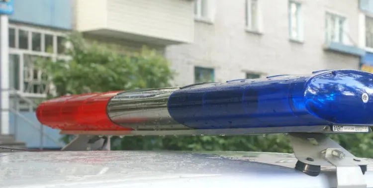 Мотоциклист сбил ребенка в селе Ивановского округа Двух детей сбили в Амурской области 15 июня. Происшествия случились в Ивановском округе и Михайловском районе. В селе Березовка Ивановский округ неустановленный водитель мотоцикла Regulmoto наехал на пешехода 2021 года рождения. Ребенок доставлен в медицинское учреждение. А в Пояркове автомобилист 1995 года рождения, управляя иномаркой Toyota Vitz, сбил велосипедиста. Водителю 2015 года рождения понадобилась помощь медиков. В этот же день пострадали взрослые пешеходы. ДТП с их участием произошло в Благовещенске. «Водитель 1980 года рождения, управляя автомобилем Toyota Corolla Rumion, допустил наезд на двух человек. В результате аварии медицинская помощь понадобилась пешеходам 2000 и 2001 годов рождения», - сообщает Госавтоинспекция Амурской области. По фактам ДТП с пострадавшими проводятся административные расследования. ТЕЛЕПОРТ.РФ – здесь все об Амурской области Написать нам