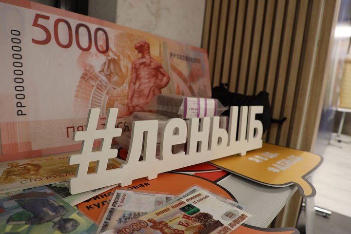 Банки массово отказывают россиянам в кредитных каникулах. Почему?