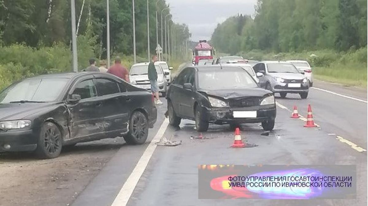 В результате тройного ДТП на трассе Ростов – Иваново – Нижний Новгород пострадал 4-летний ребенок Вчера, 1 июля, в результате ДТП на автодороге в Ивановской области травмы получил 4-летний ребенок. ↗ Прислать новость Подписаться