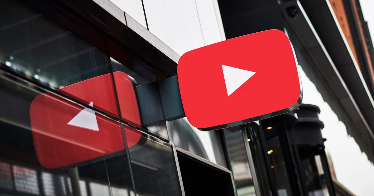 На YouTube официально заработала технология распознавания сходства помогающая авторам выявлять и оспаривать ролики с несанкционированным использованием их внешности или голоса включая ИИ синтез Инструмент призван снизить распространение дипфейков укрепить доверие к платформе и защитить бренды и публичных персон Пользователям предоставляют средства для подачи запросов и проверки совпадений однако остаются вопросы к точности алгоритмов и возможным злоупотреблениям Это важный шаг к прозрачности и более ответственному использованию генеративных моделей в массовом видеоконтенте Источник SeveraAIClub