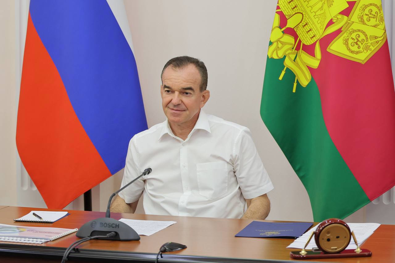Губернатор Вениамин Кондратьев встретился с зампредом «Сбербанка» Ольгой Голодец. Глава региона рассказал о том, что банк давний партнер Кубани и сотрудничество продолжается: На долю «Сбербанка» приходится более половины выданных в крае льготных ипотек. Доверяют банку и предприниматели, с начала года он предоставил 160 млрд рублей кредитов малому и среднему бизнесу. Сегодня «Сбербанк» — это не только крупнейшая финансовая, но и передовая технологическая компания страны. В прошлом году наш регион участвовал в пилотном проекте по дистанционному мониторингу пациентов с сердечно-сосудистыми заболеваниями совместно с медицинской компанией «СберЗдоровье». Благодаря платформе врачи удаленно могли наблюдать за состоянием пациентов и в случае отклонения показателей от нормы корректировать терапию. Также в проекте Алгоритмика более тысячи школьников углубленно изучили языки программирования, а с нового учебного года обучение пройдут уже 10 тыс. ребят. Кубань 24