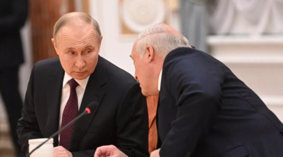 Путин и Лукашенко продолжают общение в Кремле   Президент России Владимир Путин и его белорусский коллега Александр Лукашенко продолжают общение в Кремле.  Читать далее